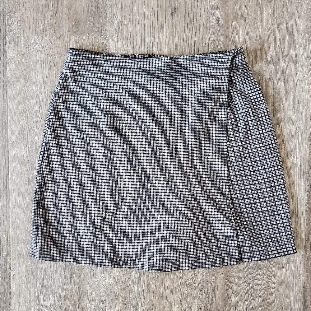 ⭐3/$25⭐ Classique Collections Women's Checkered Sk…
